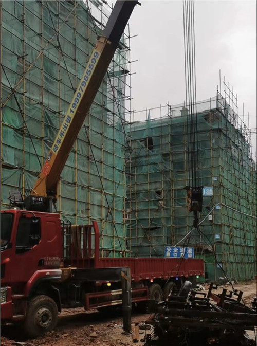 乐都区“慢工细活”—— 吊车的 “微动控制” 技术